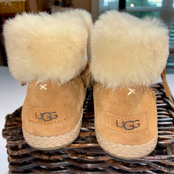 UGG Elowen Moccasin Booties Zip Ankle Boots Chestnut Suede Fur Trim 12 Worn Once - Picture 2 of 11